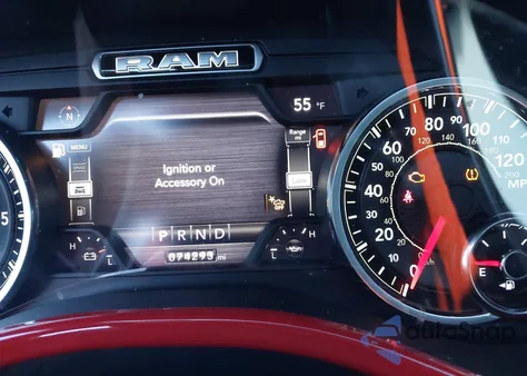 2021 Ram 1500 Laramie 4X2 5'7 Box z USA, uszkodzony, nr VIN 1C6RREJT1MN712102